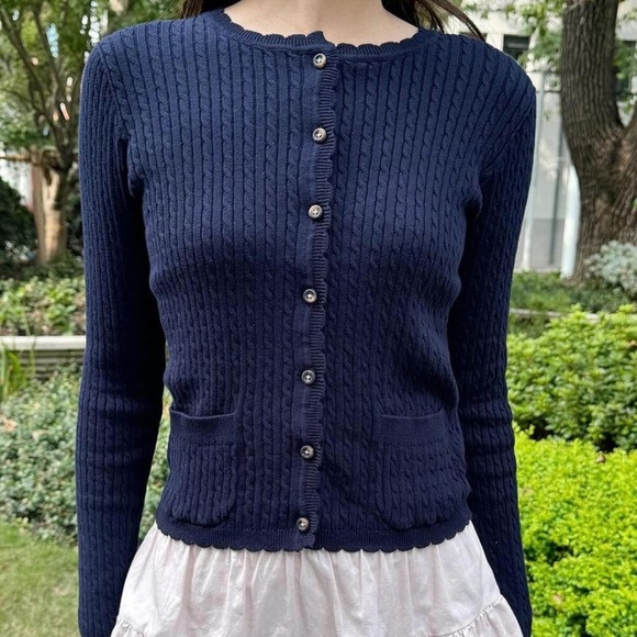 Brandy Melville Sweaters - Brandy Melville navy scallop trim Zoe cable knit cardigan with pockets